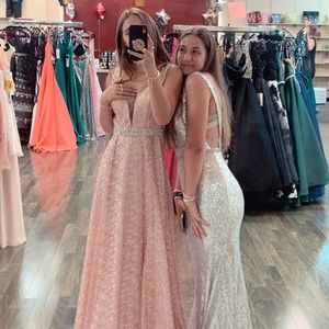 Meet your Posher, Maya